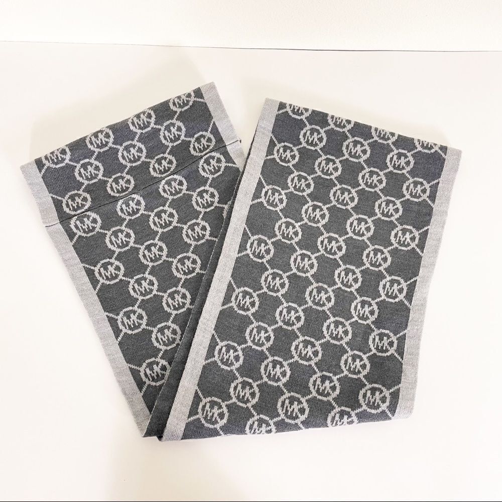 Michael Kors Grey &‎ Light Grey Logo Monogram Infinity Winter Scarf